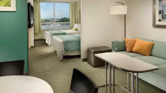 SpringHill Suites Miami Airport South | Florida - Miami (ve civarı) - Miami