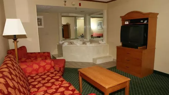 Baymont Inn and Suites Kalamazoo East | Michigan - Kalamazoo (ve civarı) - Kalamazoo