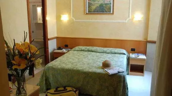 Hotel Marco Polo Rome | Lazio - Roma (ve civarı) - Roma Kent Merkezi - Rione XVIII Castro Pretorio