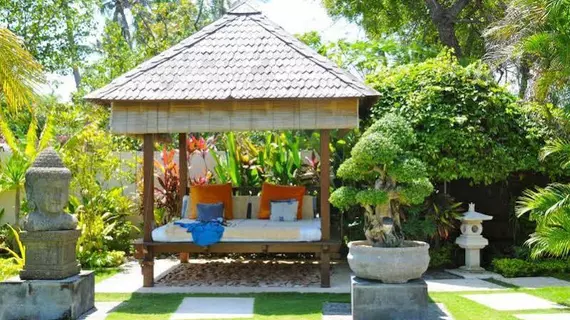 Frangipani Beach Villa | Bali - Buleleng - Lovina