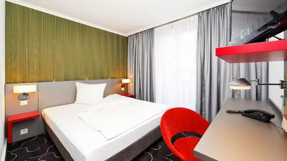 ibis Styles Stuttgart | Baden-Wuerttemberg - Rems-Murr-Kreis - Stuttgart (ve civarı) - Stuttgart - Kurpark