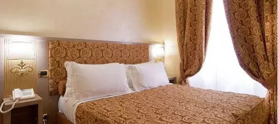 Hotel Fellini | Lazio - Roma (ve civarı) - Roma Kent Merkezi - Rione II Trevi