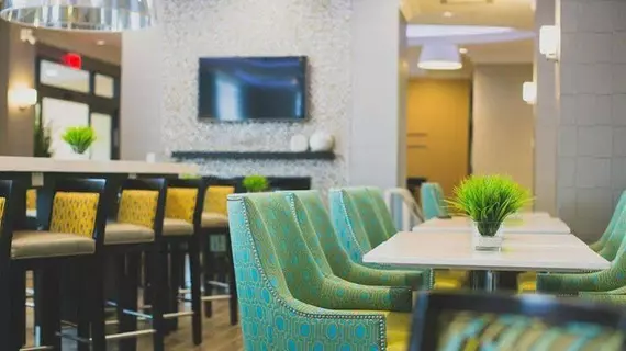 Hampton Inn & Suites by Hilton Bolton | Ontario - Caledon - Bolton