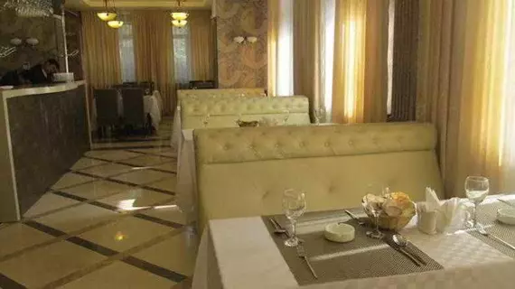 Golden Palace Hotel | Alma Ata