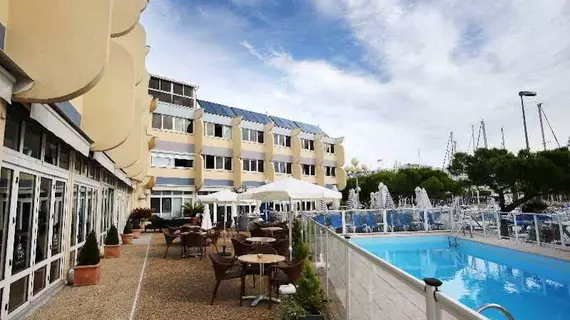 Inter-Hotel Neptune | Occitanie - Herault (bölge) - Montpellier (ve civarı) - Mauguio - Carnon-Plage