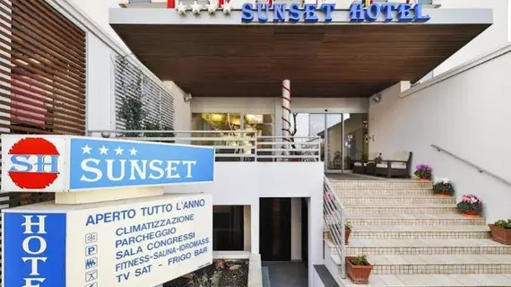 Hotel Sunset | Emilia-Romagna - Rimini - Marina Centro