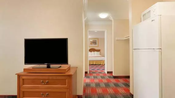 Quality Inn and Suites | Kaliforniya - San Diego County - Oceanside