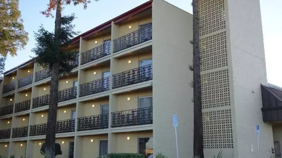 Ramada Sacramento | Kaliforniya - Sacramento (ve civarı) - Sacramento