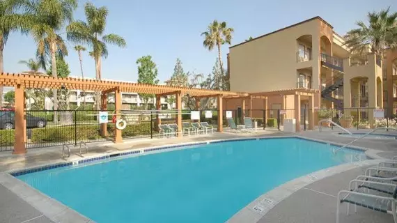 Country Inn & Suites by Radisson, John Wayne Airport | Kaliforniya - Orange County - Santa Ana