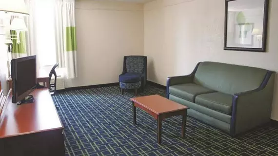 La Quinta Inn & Suites Tulsa Central | Oklahoma - Tulsa (ve civarı) - Tulsa