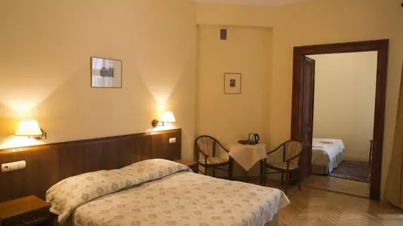 Aparthotel Basztowa | Küçük Polonya Voyvodalığı - Krakow (ve civarı) - Krakow - Stare Miasto