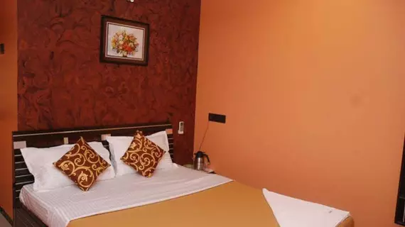 Hotel Cosmo | Batı Delhi - Ulusal Eyalet Başkenti Delhi - Delhi (ve civarı) - Yeni Delhi - Karol Bagh