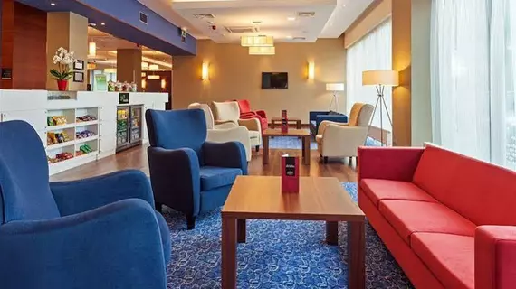 Hampton Inn Warsaw Airport | Mazovya Voyvodalığı - Varşova (ve civarı) - Okęcie