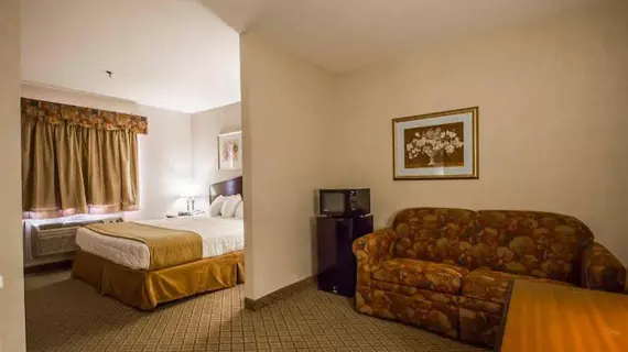 Quality Inn & Suites Torrington | Connecticut - Torrington (ve civarı) - Torrington