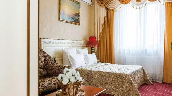 Grand Hotel Uyut | Krasnodar Krayı - Krasnodar