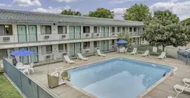 Motel 6 Nashville - Goodlettsville | Tennessee - Nashville-Davidson - Nashville (ve civarı) - Goodlettsville