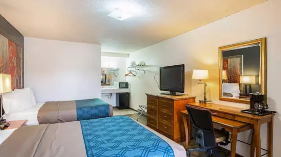 ECONO LODGE WAUPACA | Wisconsin - Stevens Point (ve civarı) - Waupaca