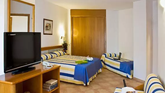 Aparthotel Rosamar | Balearic Adaları - İbiza Adası - Sant Antoni de Portmany - Cala de Bou