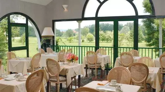 Golf Hotel Colvert | Bourgogne-Franche-Comte - Cote d'Or (bölge) - Levernois