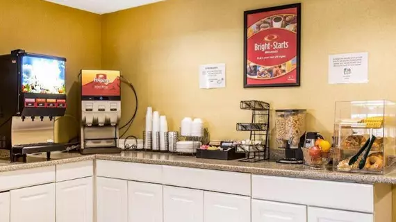 Econo Lodge Milldale-Southington | Connecticut - New Haven (ve civarı) - Plantsville