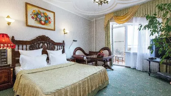 Grand Hotel Uyut | Krasnodar Krayı - Krasnodar