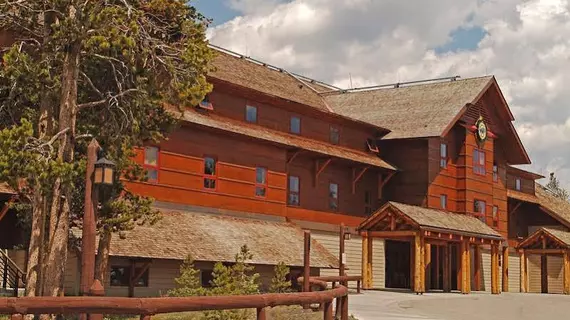 Old Faithful Snow Lodge | Wyoming - Yellowstone Ulusal Parkı