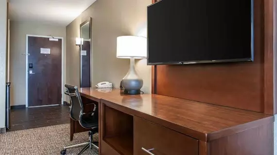 COMFORT SUITES RENSSELAER | Indiana - Rensselaer