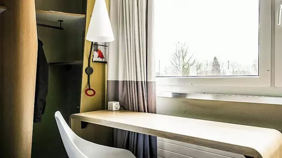 Hotel IBIS Zurich-Adliswil | Zürih Kantonu - Horgen District - Adliswil