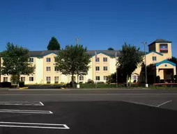 Howard Johnson Inn and Suites | Washington - Vancouver (ve civarı) - Vancouver