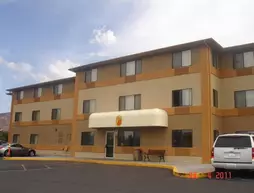 Super 8 Motel - Cedar City | Utah - Cedar City (ve civarı) - Cedar City