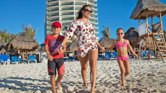 Seadust Cancun Family Resort | Quintana Roo - Benito Juárez - Cancun (ve civarı) - Oteller Bölgesi - Avenida Kukulkan