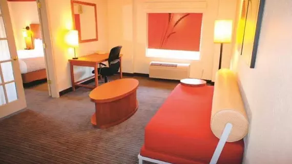 La Quinta Inn & Suites Atlanta-Paces Ferry/Vinings | Georgia - Atlanta (ve civarı) - Atlanta