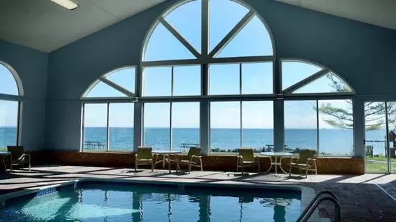 Baymont Inn & Suites St. Ignace Lakefront | Michigan - St Ignace