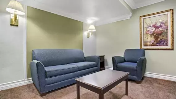 Days Inn & Suites | Georgia - Atlanta (ve civarı) - College Park