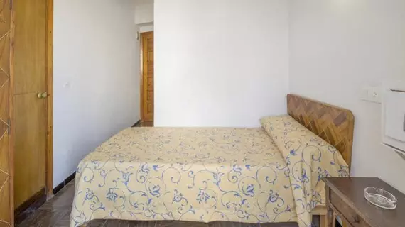 Hostal Alicante | Balearic Adaları - İbiza Adası - Sant Antoni de Portmany