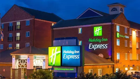 Holiday Inn Express Newcastle Metrocentre | Northumberland (kontluk) - Newcastle upon Tyne (ve civarı) - Newcastle - Swalwell