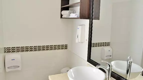 Hotel Portón De Granada | Valle del Cauca - Cali (ve civarı) - Cali