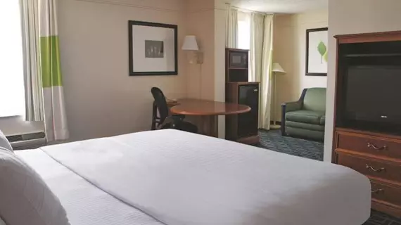 La Quinta Inn & Suites Tulsa Central | Oklahoma - Tulsa (ve civarı) - Tulsa