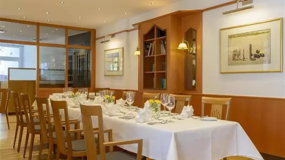 Best Western Hotel Am Schlossberg | Baden-Wuerttemberg - Rems-Murr-Kreis - Stuttgart (ve civarı) - Nuertingen