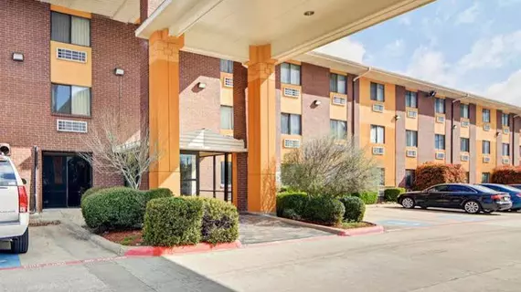 Quality Inn DFW Airport | Teksas - Dallas (ve civarı) - Irving