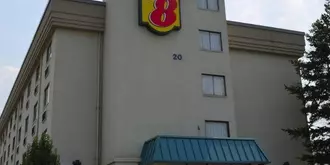 Super 8 Frederick