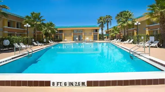 Baymont Inn and Suites Florida Mall | Florida - Orlando (ve civarı) - International Drive