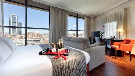 Hotel Vía Castellana | Madrid Özerk Topluluğu - Madrid (ve civarı) - Chamartin