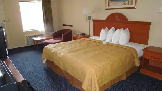 Quality Inn Little Creek | Virginia - Norfolk - Virginia Beach (ve civarı) - Virginia Beach