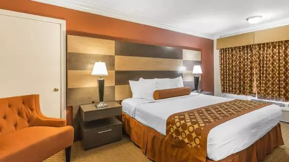 Rodeway Inn & Suites Canyon Lake | Kaliforniya - Riverside County - Temecula (ve civarı) - Canyon Lake