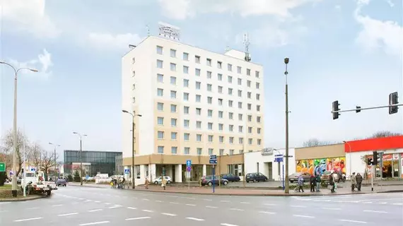 Hotel Petropol | Mazovya Voyvodalığı - Plock