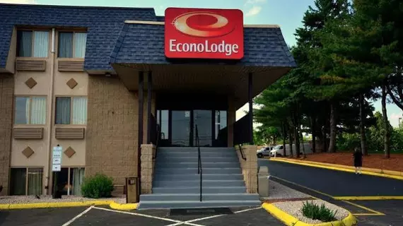 Econo Lodge Milldale-Southington | Connecticut - New Haven (ve civarı) - Plantsville