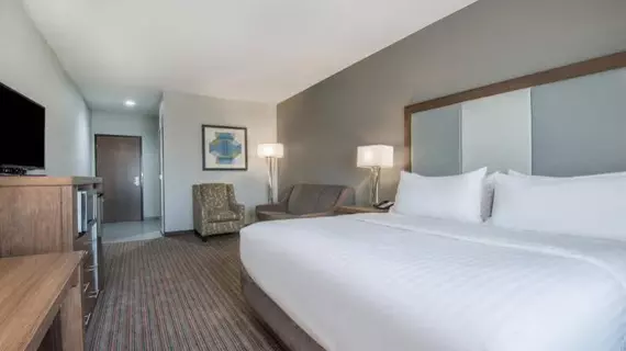 HOLIDAY INN EXPRESS & SUITES STILLWATER - UNIVERSITY AREA | Oklahoma - Stillwater