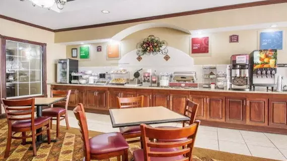 Comfort Suites Montgomery | Alabama - Montgomery (ve civarı) - Montgomery