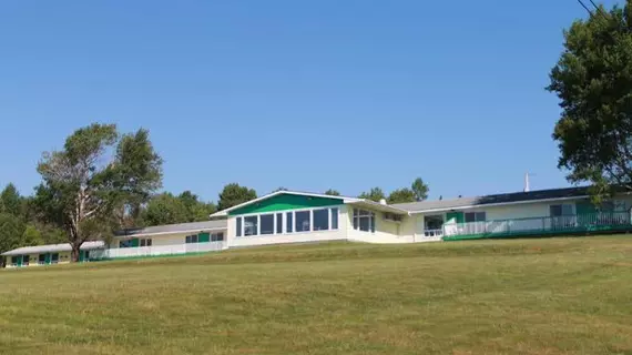 Cabot Trail Motel | Nova Scotia - Baddeck